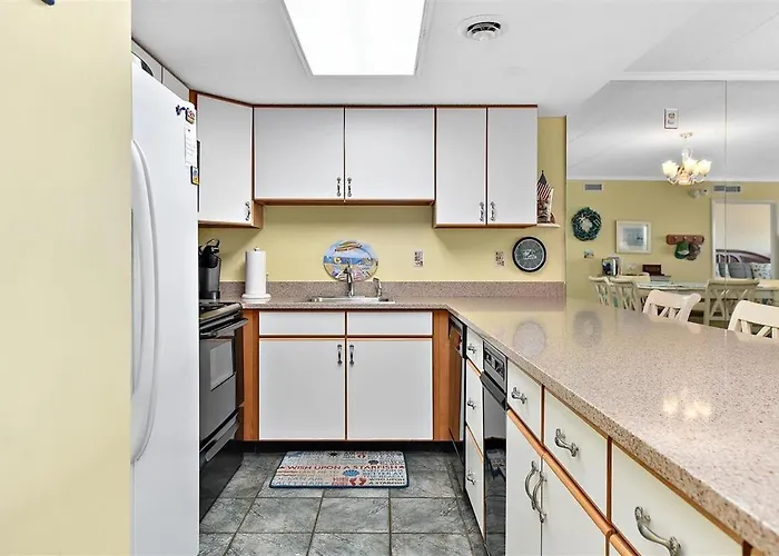 Holiday home Stunning Direct Ocean Front 3 Bedroom With Outdoor Pool!