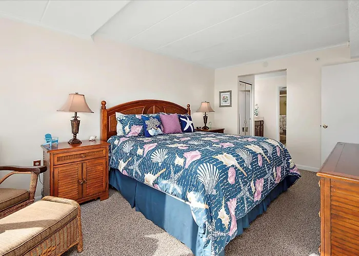 Holiday home Stunning Direct Ocean Front 3 Bedroom With Outdoor Pool! *