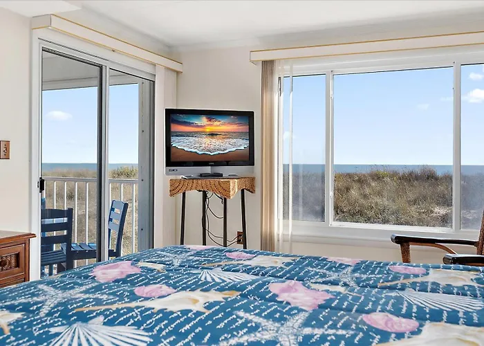 Stunning Direct Ocean Front 3 Bedroom With Outdoor Pool! Holiday home