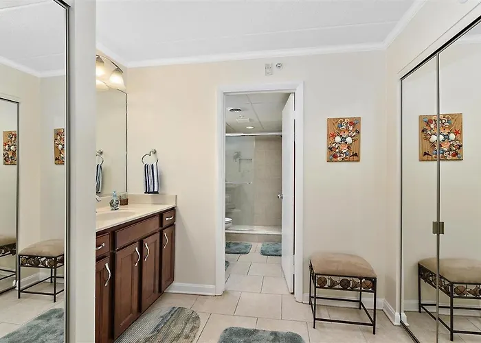 Holiday home Stunning Direct Ocean Front 3 Bedroom With Outdoor Pool!