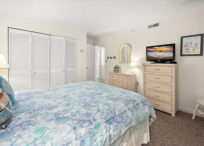 Stunning Direct Ocean Front 3 Bedroom With Outdoor Pool! Holiday home Ocean City