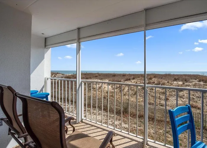 Stunning Direct Ocean Front 3 Bedroom With Outdoor Pool! Holiday home *