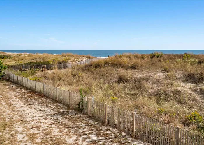 Stunning Direct Ocean Front 3 Bedroom With Outdoor Pool! Holiday home Ocean City