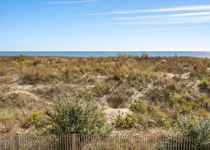 Holiday home Stunning Direct Ocean Front 3 Bedroom With Outdoor Pool! *