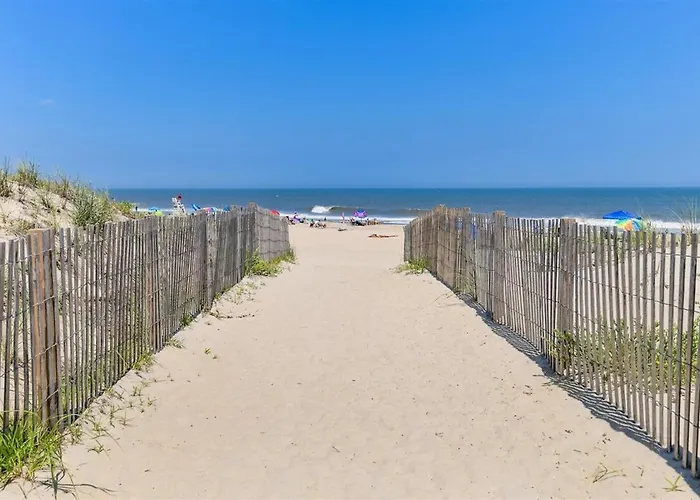 Stunning Direct Ocean Front 3 Bedroom With Outdoor Pool!