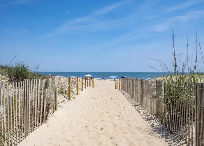 Stunning Direct Ocean Front 3 Bedroom With Outdoor Pool! Holiday home Ocean City