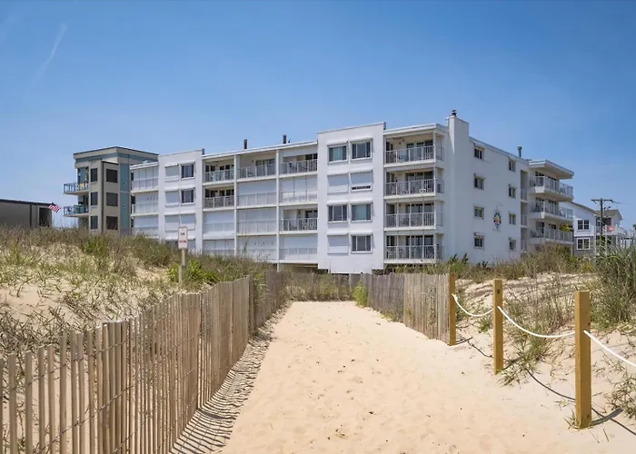 Stunning Direct Ocean Front 3 Bedroom With Outdoor Pool!